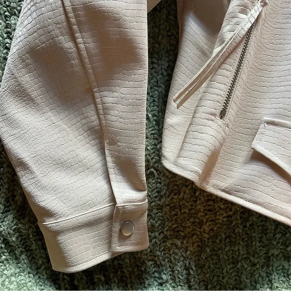 12th Tribe ⭐️NWT Vegan Croc Textured Cropped Moto Jacket - Picture 7 of 13